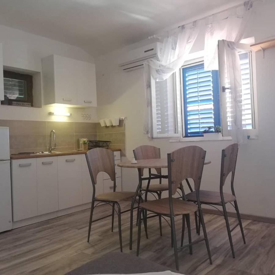 Apartments Lucija Solaris 希贝尼克 外观 照片