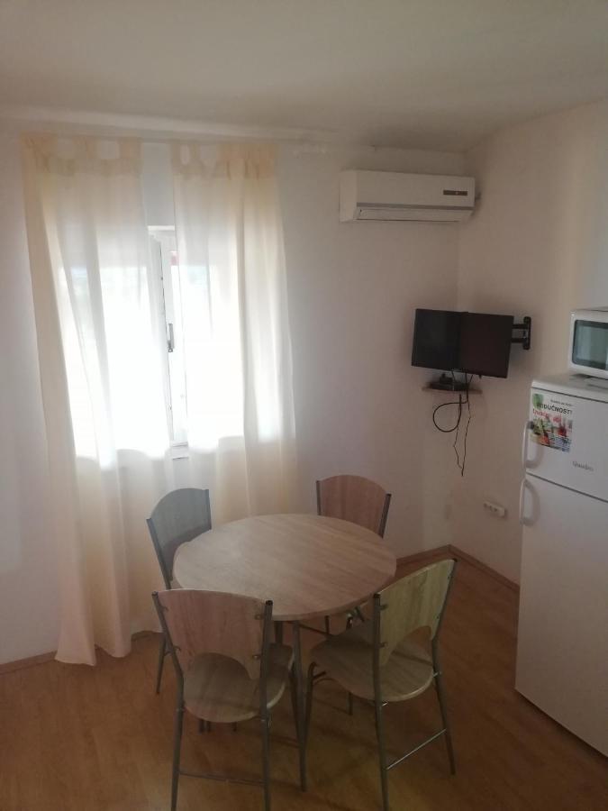 Apartments Lucija Solaris 希贝尼克 外观 照片