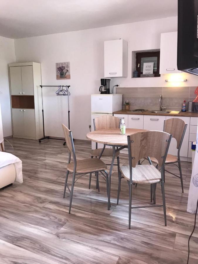 Apartments Lucija Solaris 希贝尼克 外观 照片